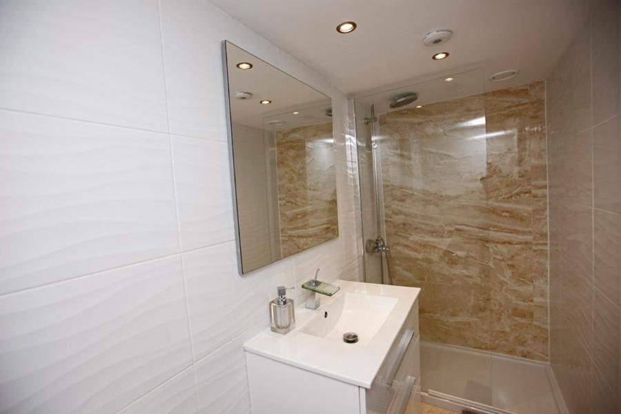 R02 Luxury In With Pool And Garden Apartment
