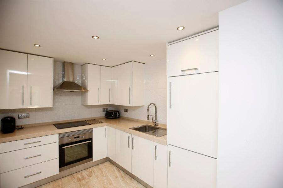 R02 Luxury In With Pool And Garden Appartement