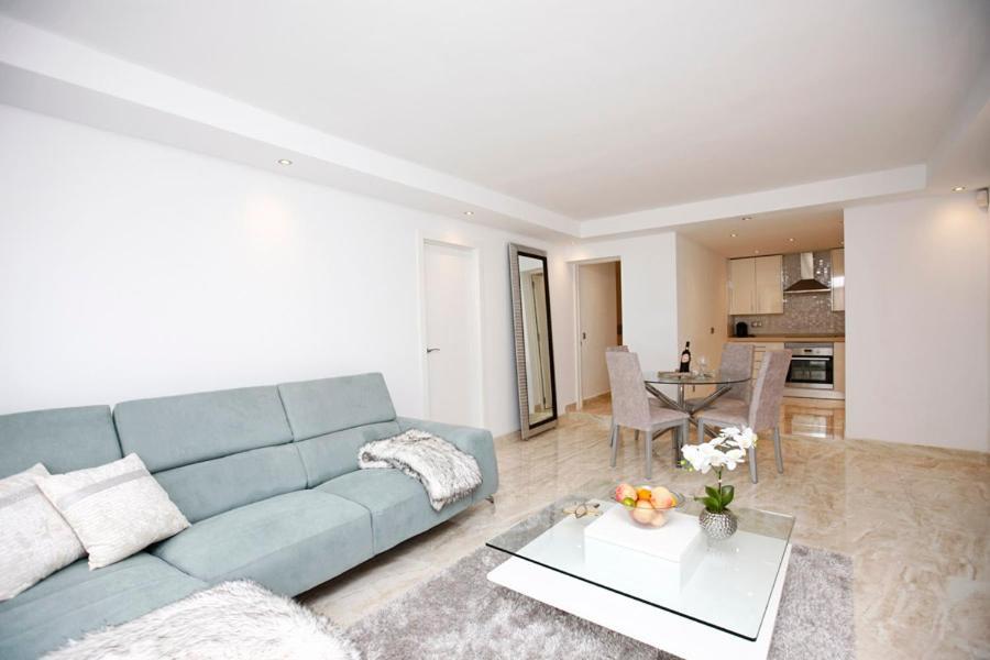 R02 Luxury In With Pool And Garden *